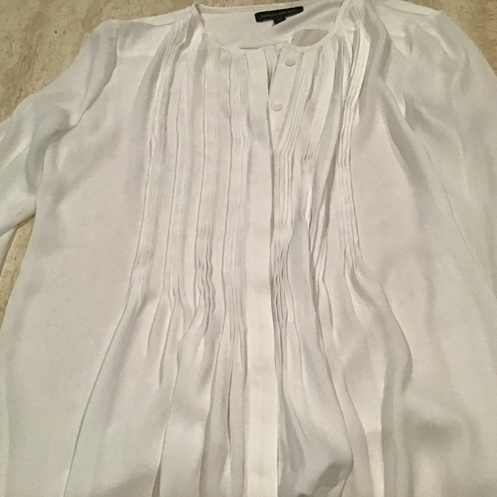 Banana Republic White Pintuck front blouse size S